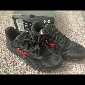 Boys Under Armour runners
